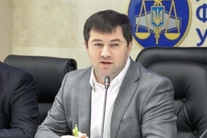 Tổng cục trưởng Tổng cục thuế Ukraine Nasirov kiện Tỉnh trưởng Odessa Saakasvili ra toà và đòi bồi thường 1 triệu grivna