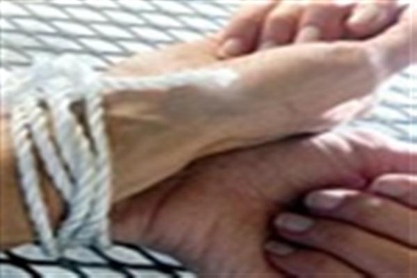 Chi tiết vụ án kinh hoàng tại tỉnh Rovno: Người thanh niên bị trói vào cây, bị tra tấn và suýt bị thiêu sống