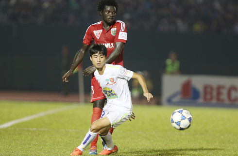 Cầu thủ HAGL nghỉ đá V-League để thi tốt nghiệp