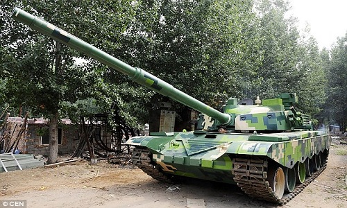 Nông dân Trung Quốc chế tạo xe tăng 20 tấn