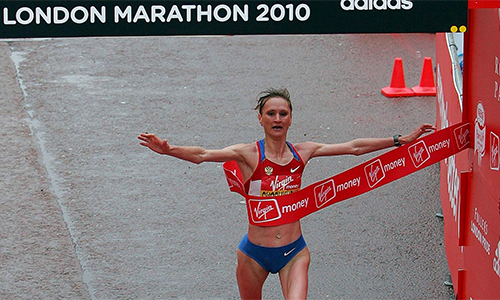Nhà vô địch marathon người Nga bị đòi lại 0,5 triệu đôla tiền thưởng