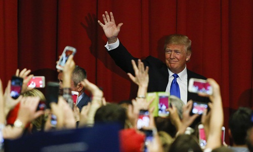 Cuộc chiến giữa Donald Trump và các ông trùm công nghệ Mỹ