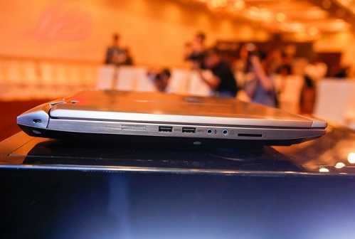 Sửng sốt laptop 130 triệu đồng được trang bị tản nhiệt nước
