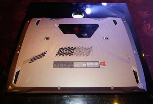 Sửng sốt laptop 130 triệu đồng được trang bị tản nhiệt nước
