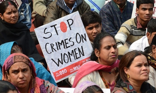Bé gái Ấn Độ 14 tuổi chết sau khi bị một kẻ hãm hiếp hai lần
