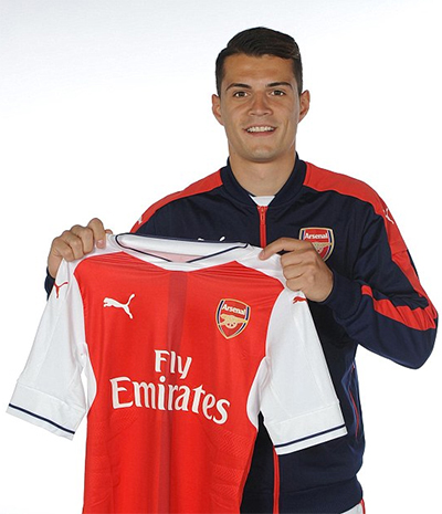 Arsenal 'tung cờ trắng' trên sàn chuyển nhượng