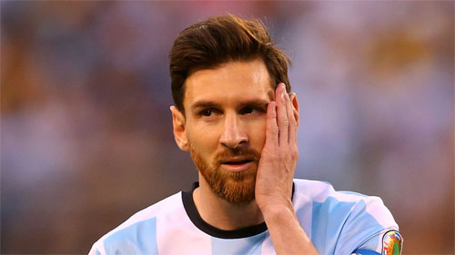 Messi từ chối xem xét lại quyết định giã từ đội tuyển