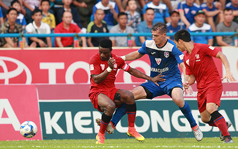 Hải Phòng mất ngôi đầu V-League
