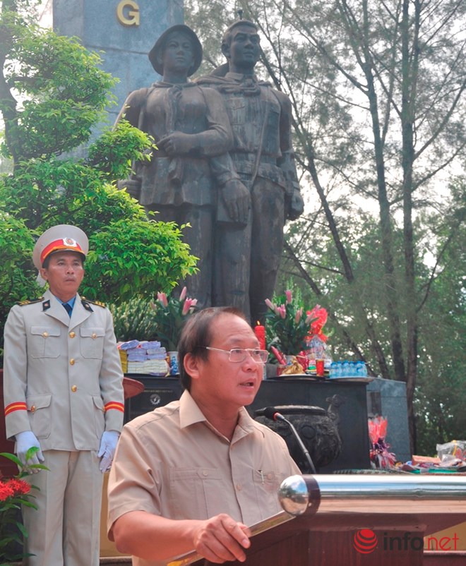 Bộ trưởng Trương Minh Tuấn viếng liệt sĩ ngành giao bưu-thông tin