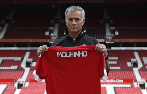 Siêu Cup Anh: Cuộc chiến niềm tin của Ranieri và Mourinho