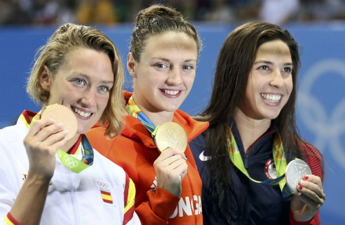 VĐV thắng Ánh Viên ở Cup bơi thế giới gây chấn động Olympic