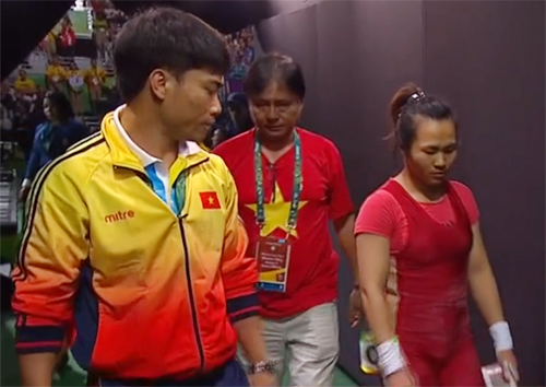 Lực sĩ Việt vỡ mộng đoạt huy chương Olympic 2016 vì trọng tài
