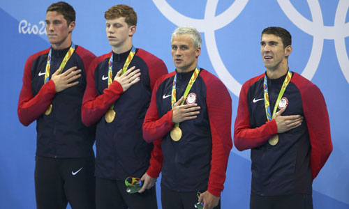 Phelps giành hai HC vàng liên tiếp trong vòng một tiếng