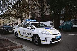 Cảnh sát tuần tra Odessa đuổi bắt xe của nhóm trộm 3 tên thực hiện vụ xâm nhập căn hộ trên phố Fontanskaya