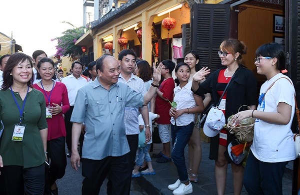 Thủ tướng: Việt Nam sẽ không có phố đèn đỏ!