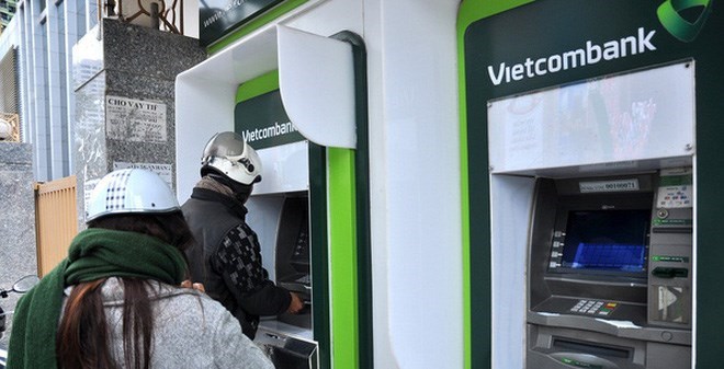 Câu hỏi nóng vụ nửa đêm mất 500 triệu trong tài khoản Vietcombank