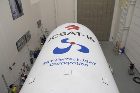 Tên lửa Falcon-9 của Mỹ tiếp tục tiếp đất thành công