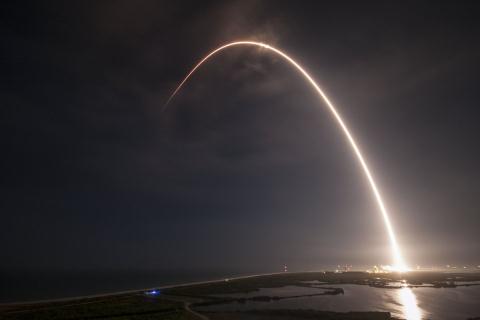 Tên lửa Falcon-9 của Mỹ tiếp tục tiếp đất thành công