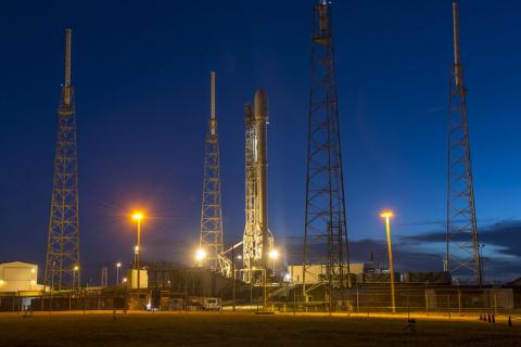 Tên lửa Falcon-9 của Mỹ tiếp tục tiếp đất thành công