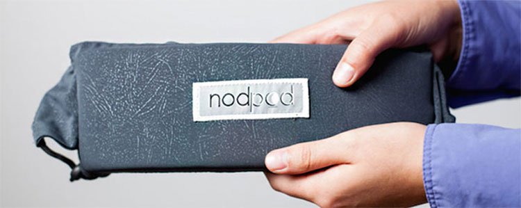 NodPod - "Chiếc võng" giúp bạn thoải mái ngủ ngồi khi đi máy bay, đi xe...
