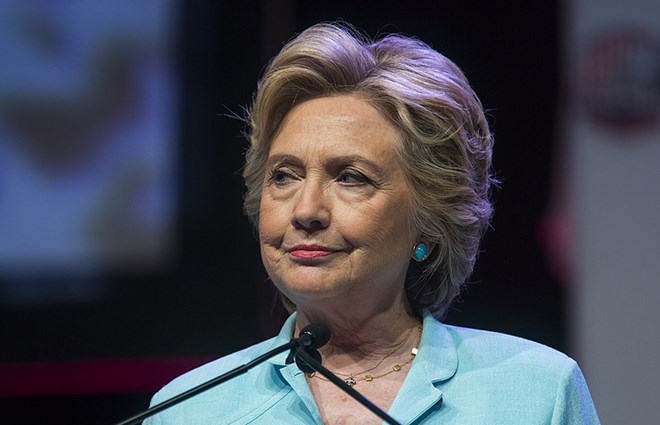Donald Trump dậm chân tại chỗ, bị Hillary Clinton bỏ xa