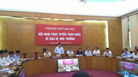 Hà Nội: Quá tải bãi rác, 1.000 làng nghề xả thải ra sông