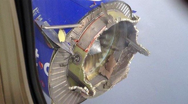 Động cơ máy bay Boeing 737 vỡ thành từng mảnh khi đang chở 104 người