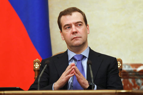 Thủ tướng Nga Medvedev: Hơn 250 ngàn người Nga sợ hãi bỏ chạy khỏi Ukraine về Nga
