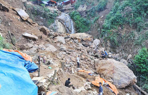 9 người chết trong vụ sạt lở bãi vàng ở Lào Cai