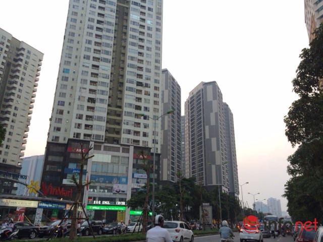 Hà Nội: Đường sá ngày càng tắc nghẹt vì chung cư bủa vây