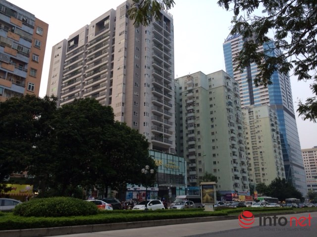 Hà Nội: Đường sá ngày càng tắc nghẹt vì chung cư bủa vây