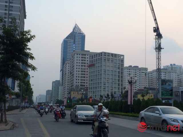 Hà Nội: Đường sá ngày càng tắc nghẹt vì chung cư bủa vây