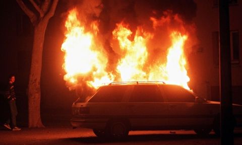 Xe của đại biểu hội đồng thành phố Sumskoi, đảng Blok Porosenko bị đốt