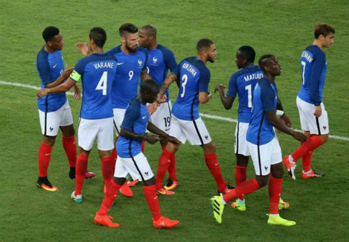 Pogba tỏa sáng, Pháp thắng đậm Italy