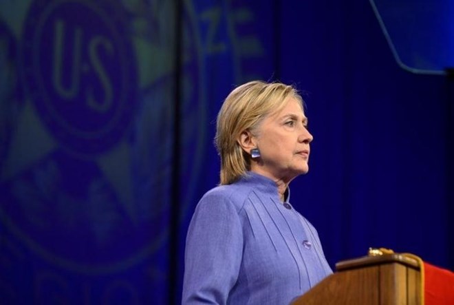 Dù uy tín giảm, bà Clinton vẫn có được số tiền “khủng”