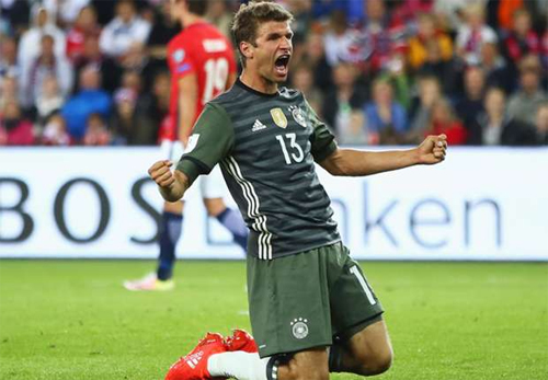 Muller lập cú đúp, Đức đại thắng trong ngày khởi đầu chiến dịch World Cup