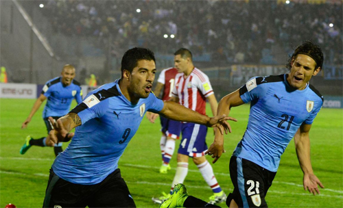 Suarez và Cavani lập công, Uruguay soán ngôi đầu của Argentina