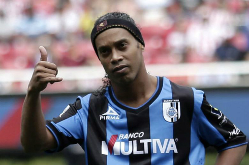 Ronaldinho chuẩn bị giải nghệ