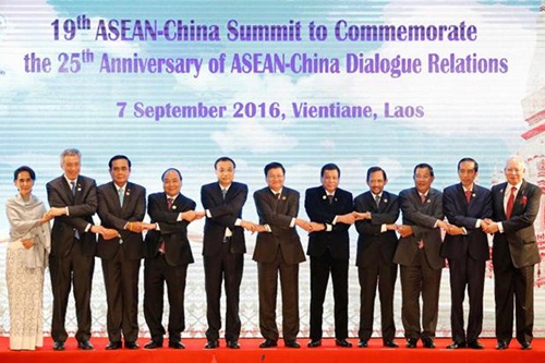 ASEAN và Trung Quốc cam kết kiềm chế ở Biển Đông