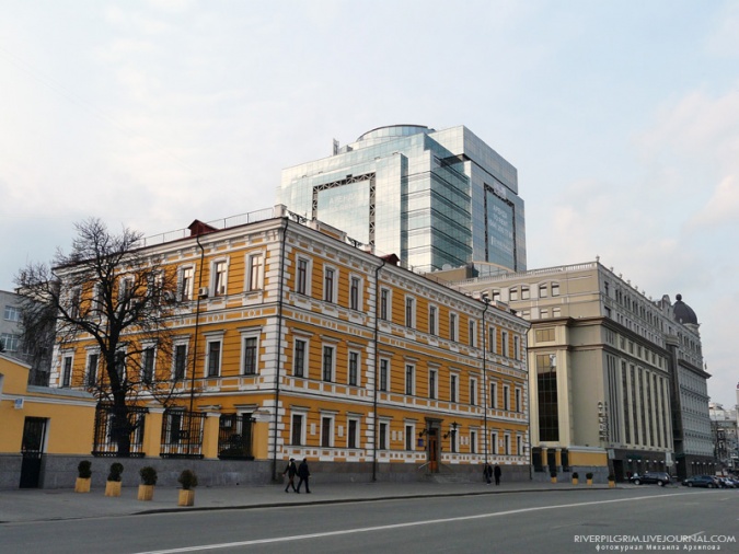 Viện Hàn lâm khoa học Ukraine tước danh hiệu Viện sĩ đối với Glaznhev