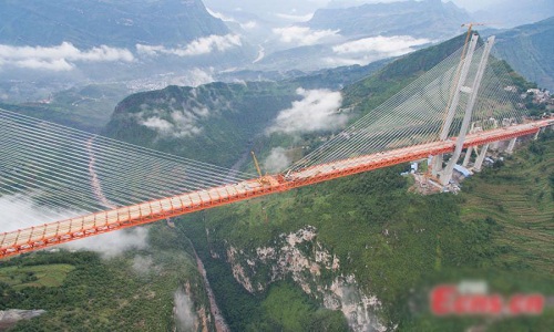 Trung Quốc sắp hoàn thành cây cầu cao nhất thế giới