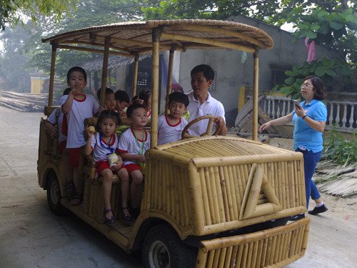 Độc đáo xe điện bằng tre thân thiện với môi trường
