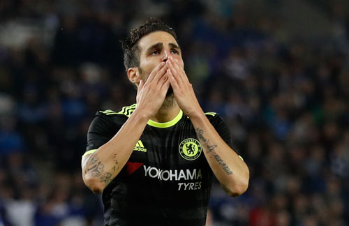 Fabregas lập cú đúp, Chelsea ngược dòng đánh bại Leicester