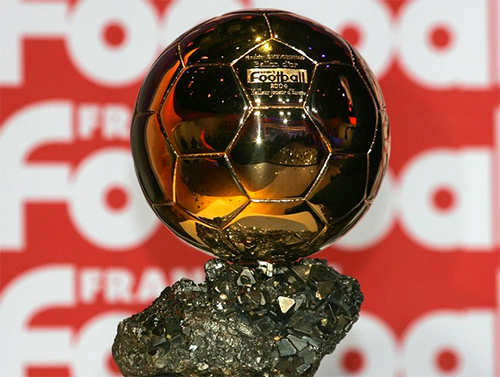 Messi, Ronaldo có ít hơn một Quả Bóng Vàng, nếu bầu theo thể thức cũ