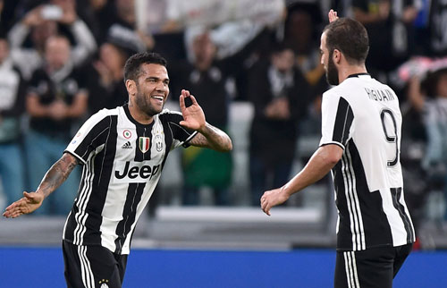 Juventus đại thắng, chiếm lại ngôi đầu Serie A