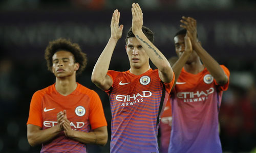 Man City chạm trán Man Utd ở vòng bốn Cup Liên đoàn