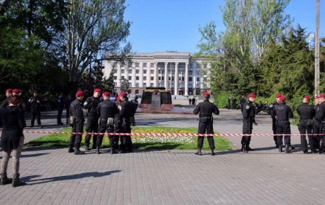 Nhà công đoàn Odessa bị đặt mìn: Cảnh sát không cho những người biểu tình vào quảng trường Kulikovoe Pole