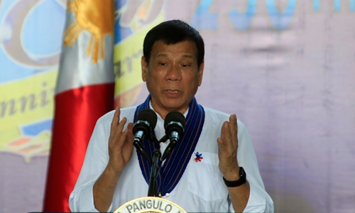 Tổng thống Philippines nói được Trung Quốc, Nga ủng hộ chỉ trích Mỹ