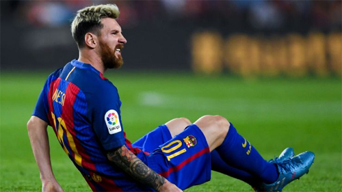 Messi bị chê thiếu ý thức tự bảo vệ, dẫn đến chấn thương
