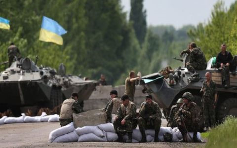 Ukraine trì hoãn rút quân theo kế hoạch ở miền Đông